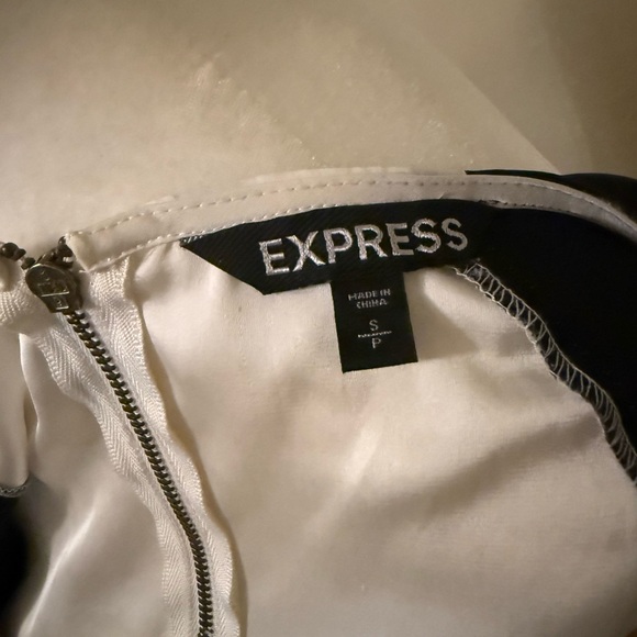 Express Black and White Women's Blouse - Picture 4 of 4